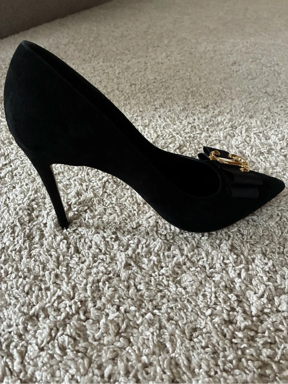 Jimmy Choo Black Pointed Toe Bow Pumps with Gold CC Emblem - Picture 2 of 12